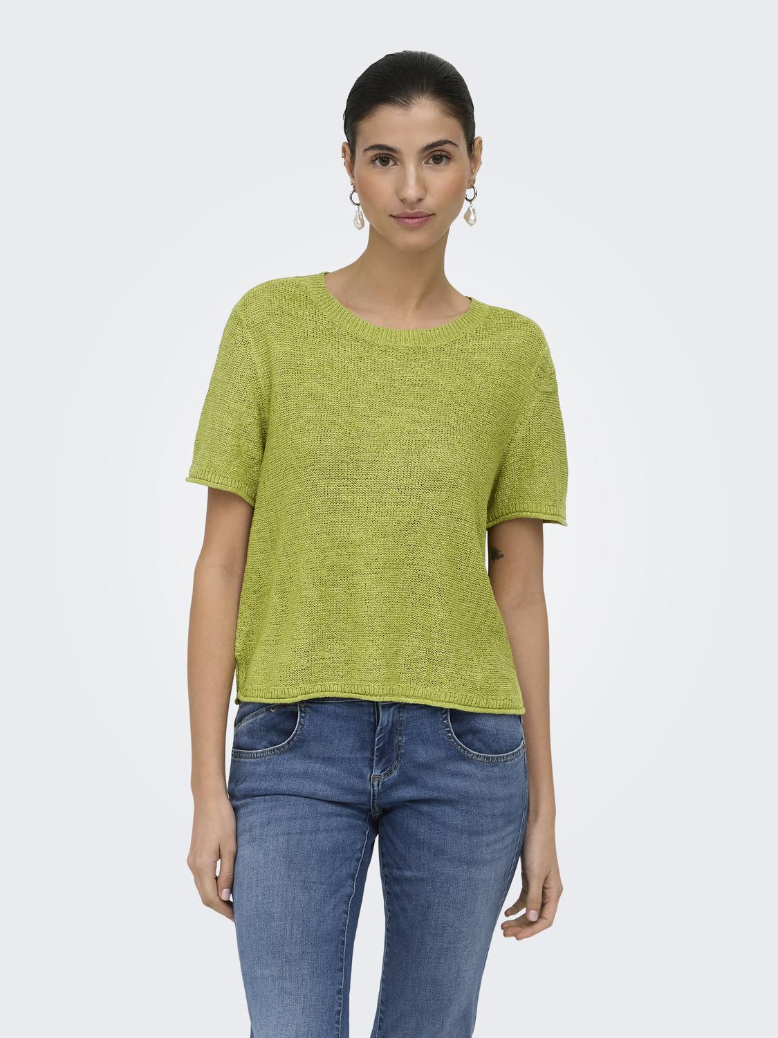 model_shot-front